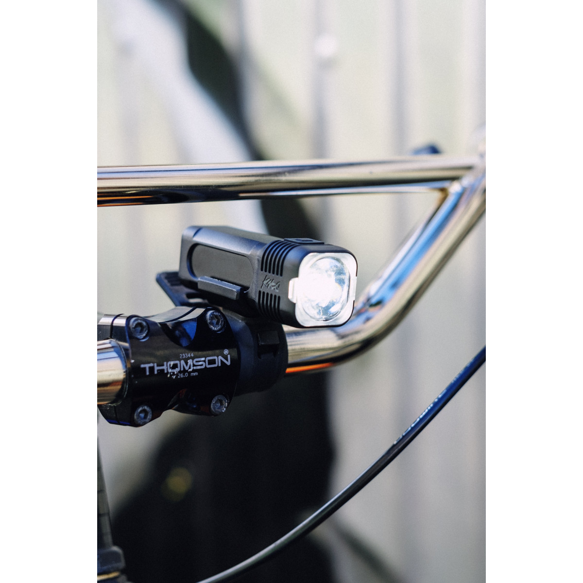 Knog Blinder 400 + Knog Plus velolampu komplekts