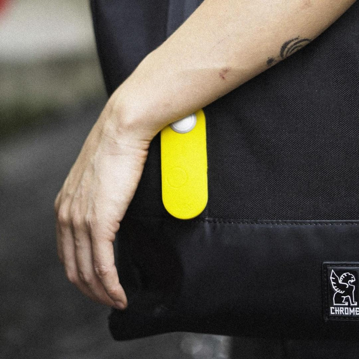 Knog Scout viedais bagāžas izsekotājs ar signalizāciju | Pitch Black