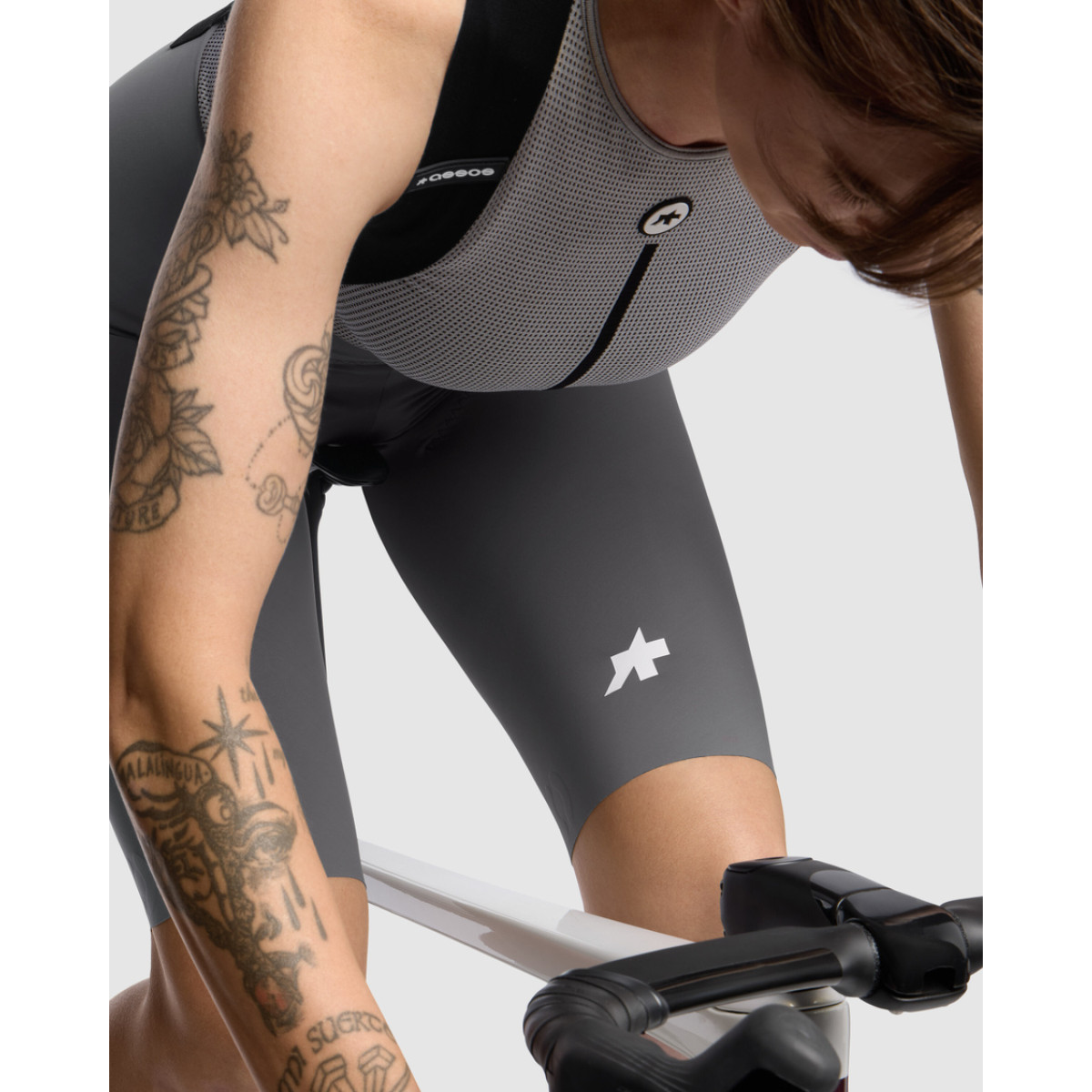Assos Dyora R S11 sieviešu bikšu šorti ar lencēm | Robust Grey