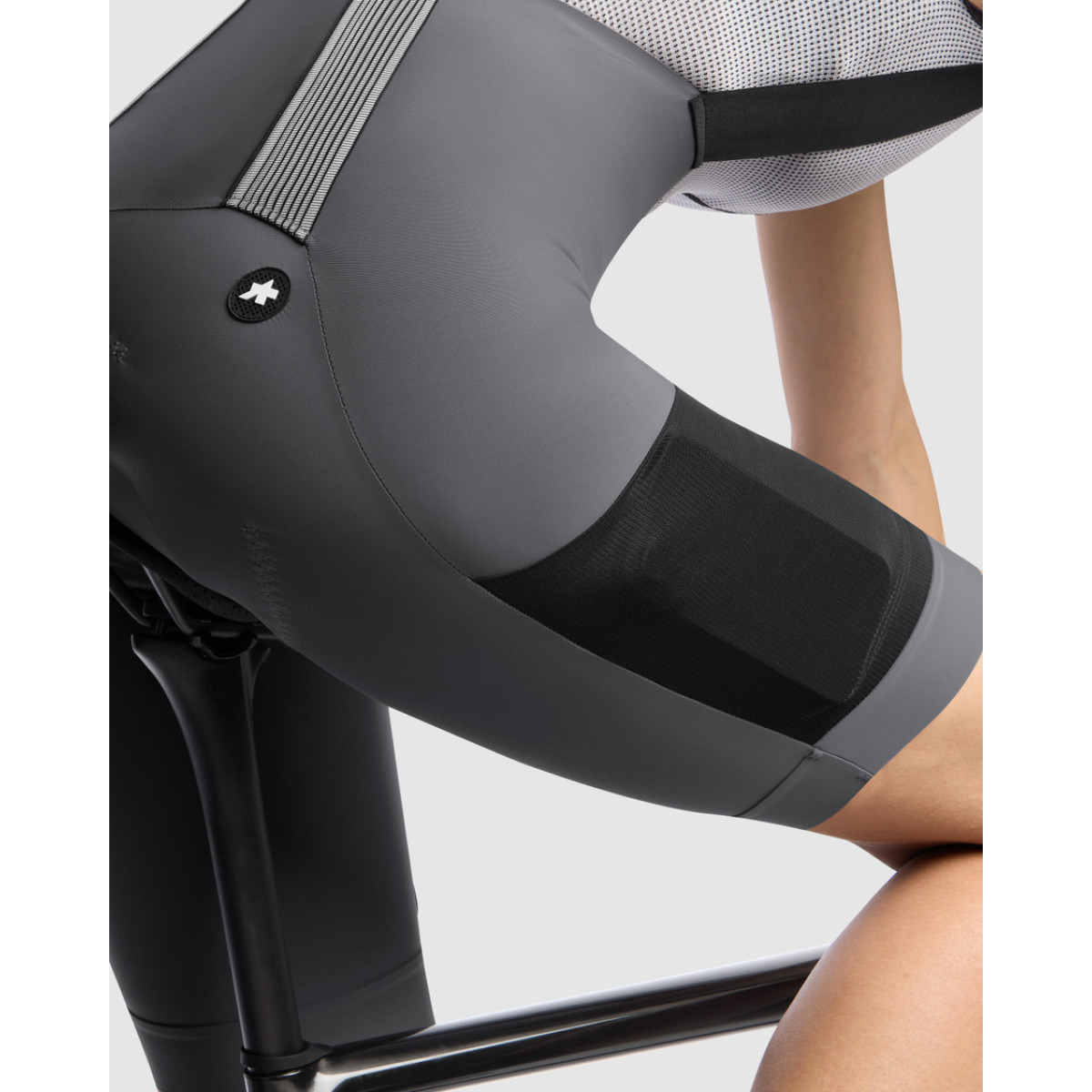 Assos Tactica Kieskäfer T5 Gravel sieviešu šorti | Robust Grey