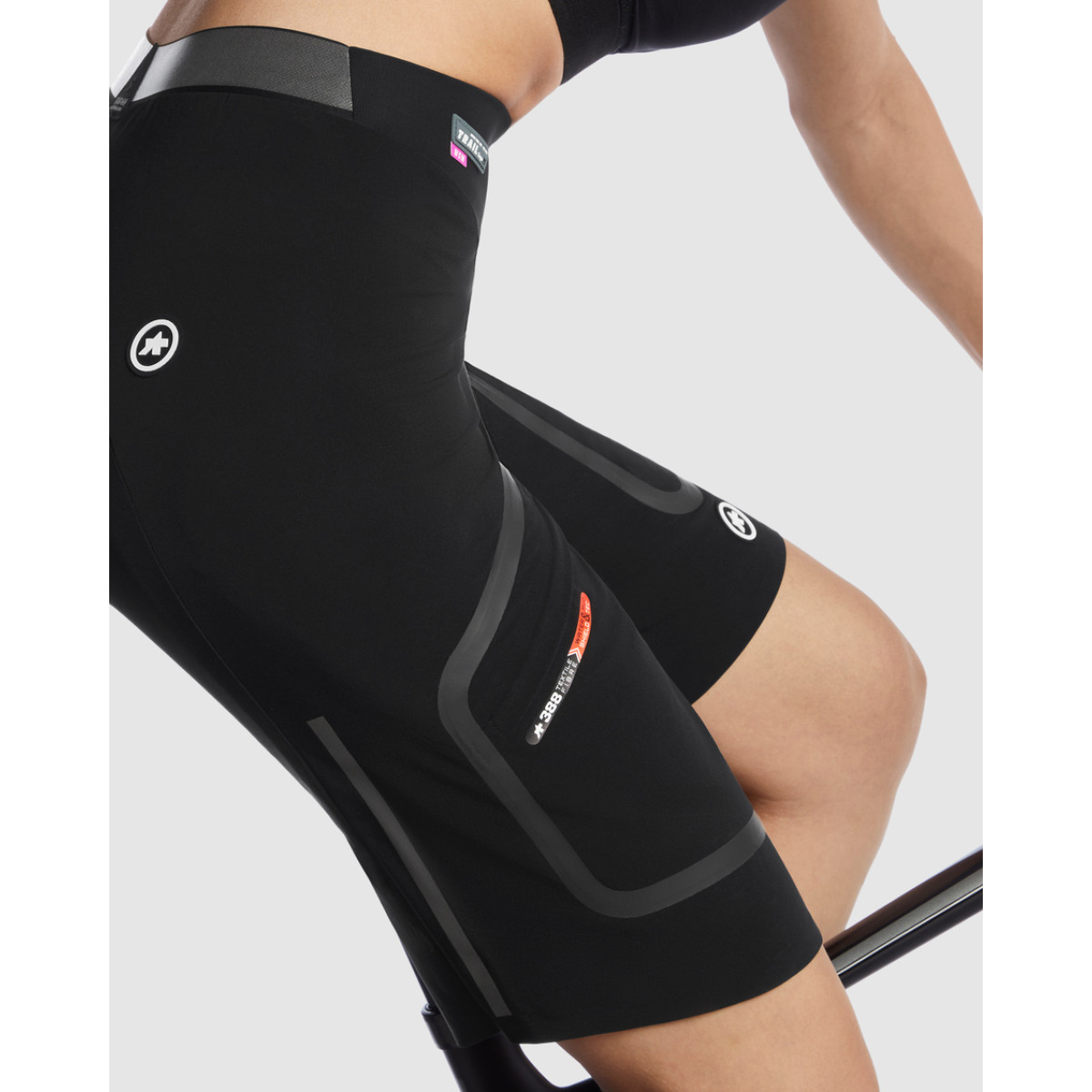 Assos TRAIL TACTICA Cargo T3 sieviešu šorti | Black Series
