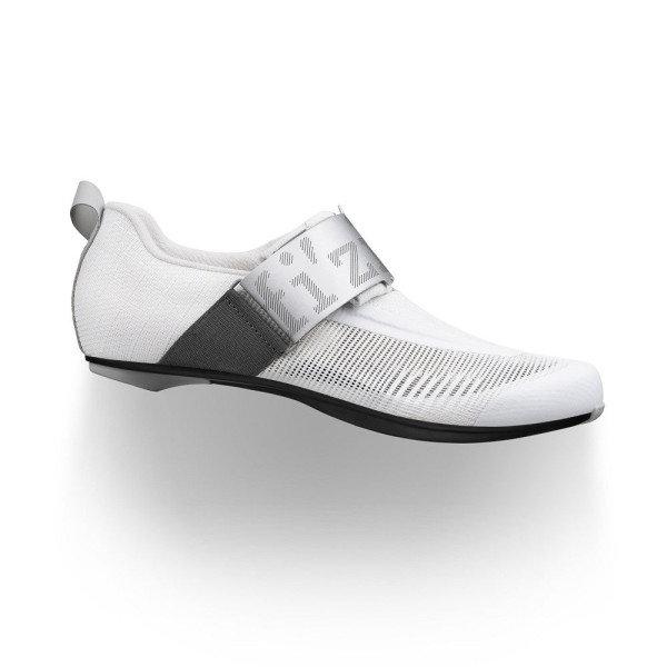 Fizik Transiro Hydra Aeroweave Carbon triatlona apavi | White - Silver Fizik Transiro Hydra Aeroweave Carbon triatlona apavi | White - Silver