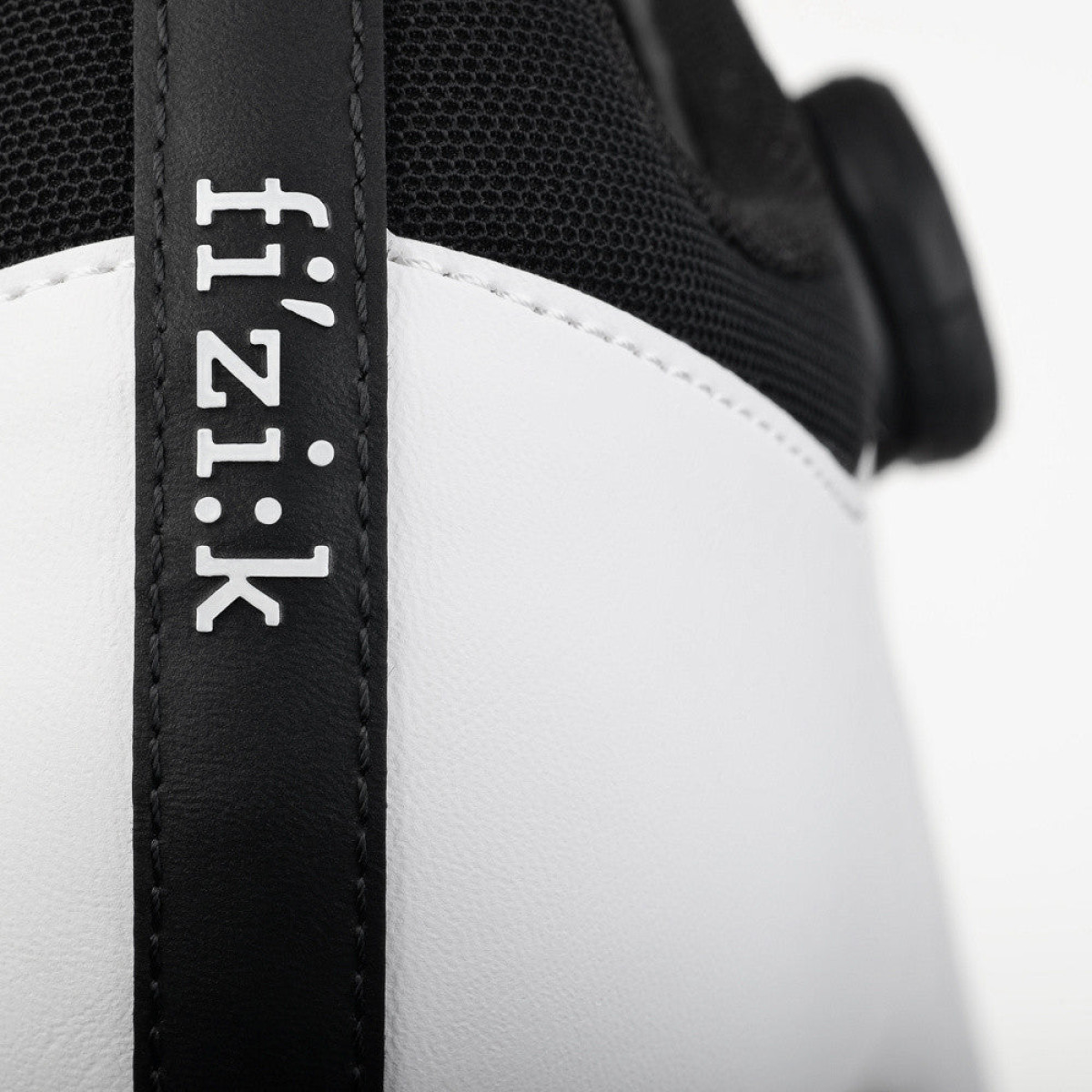 Fizik Vento Omna Wide šosejas apavi | White - Black