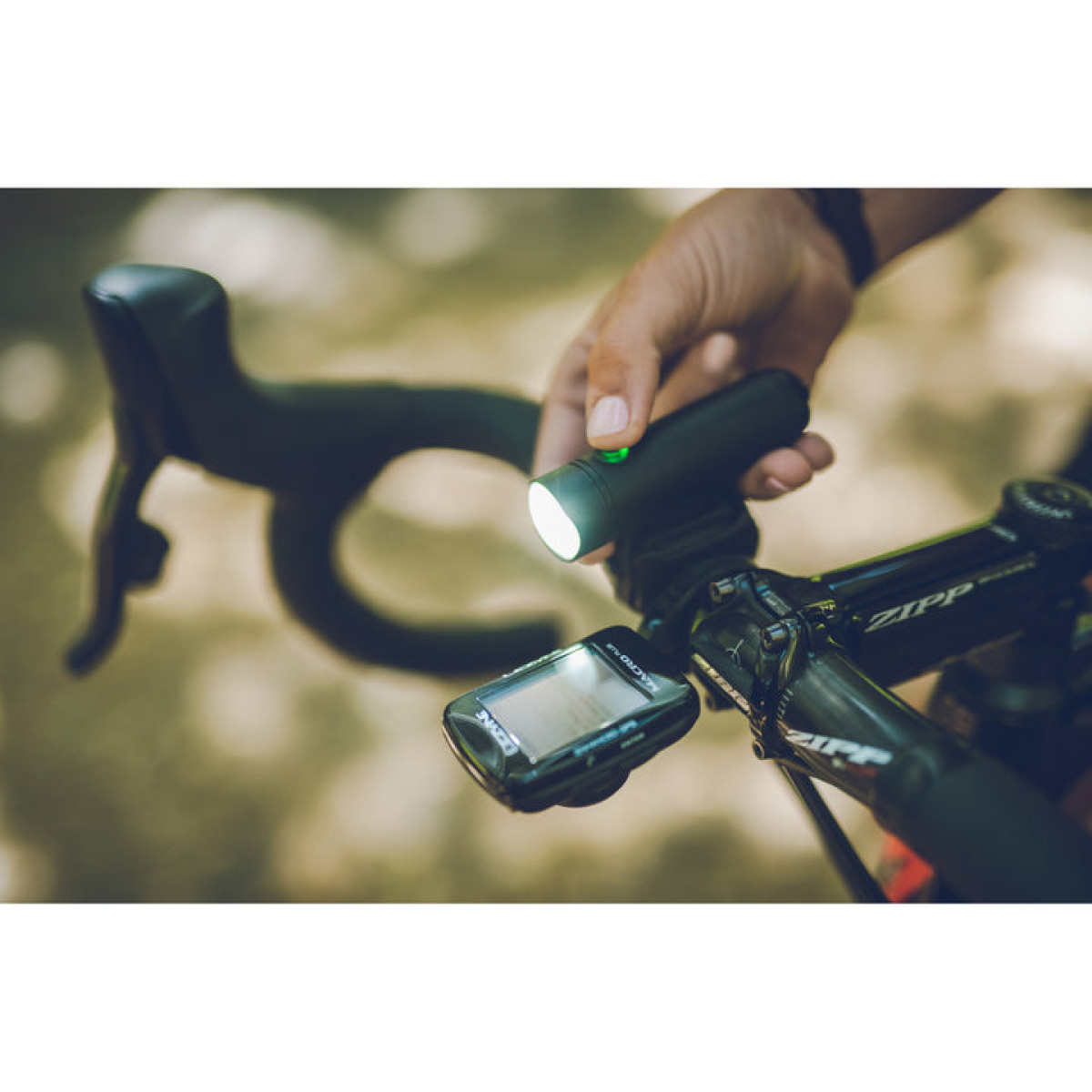 Lezyne Classic Drive 700XL priekšējais lukturis | Matēts melns