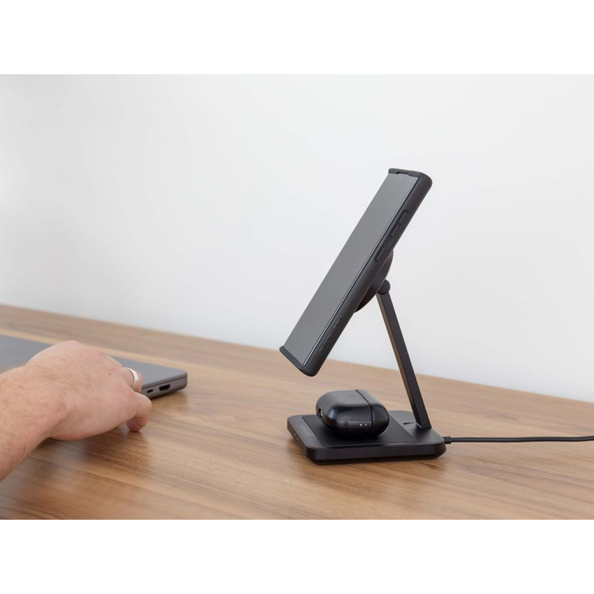 Quad Lock® MAG Dual Desktop bezvadu lādētājs