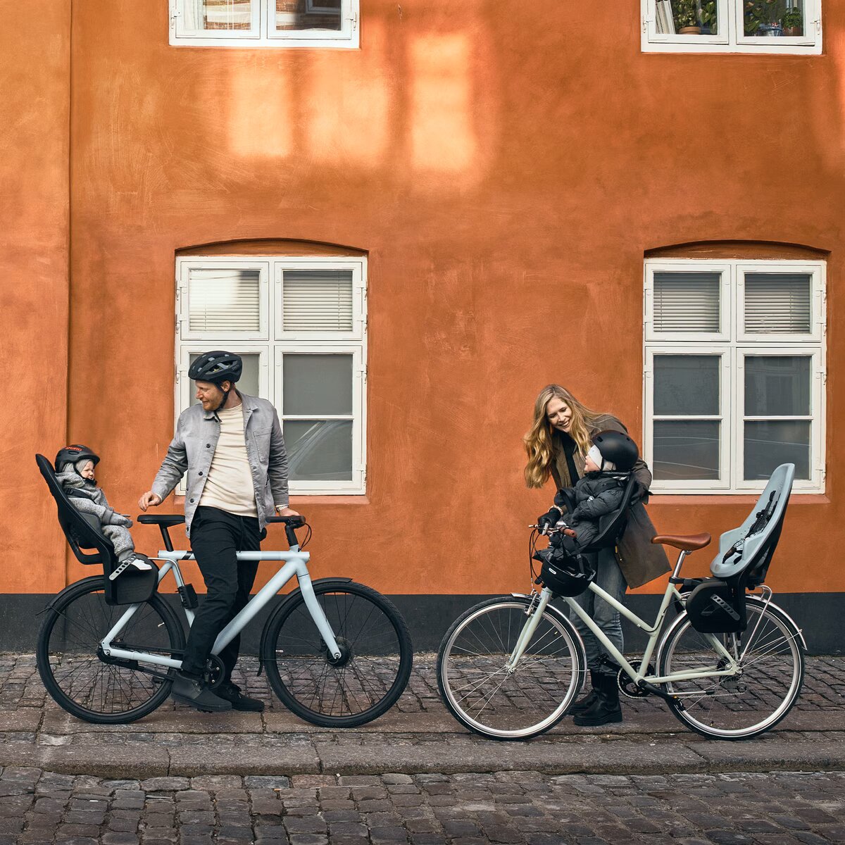 Thule Yepp 2 Maxi bērnu velosipēdu sēdeklis ar bagāžnieku | Majolika Blue