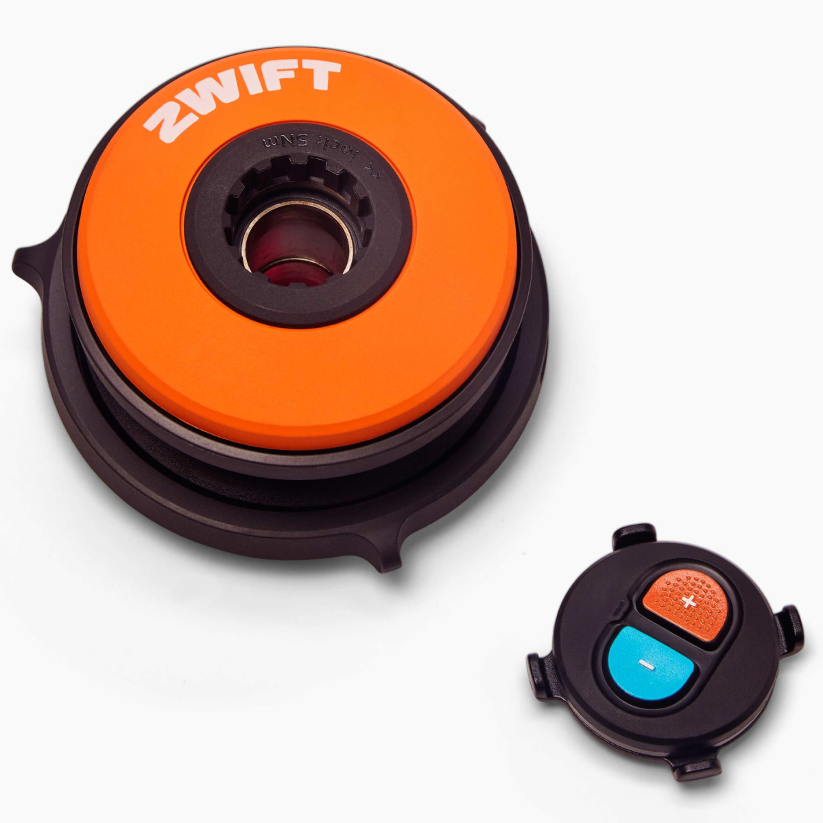 Wahoo KICKR CORE 2 velotrenažieris | Zwift Cog and Click